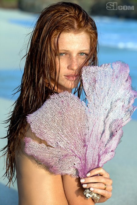 Синтия Дикер (Cintia Dicker) снялась для спецвыпуска Sports Illustrated