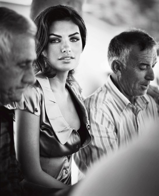 Алиса Миллер (Alyssa Miller) в стиле ретро для Guess