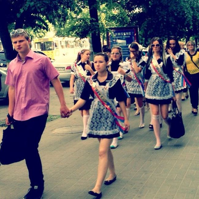 Выпускницы на последнем звонке 2013