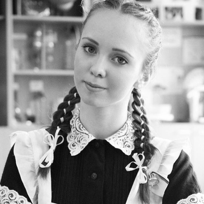 Выпускницы на последнем звонке 2013