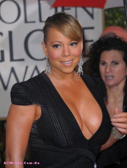 Декольте от Mariah Carey