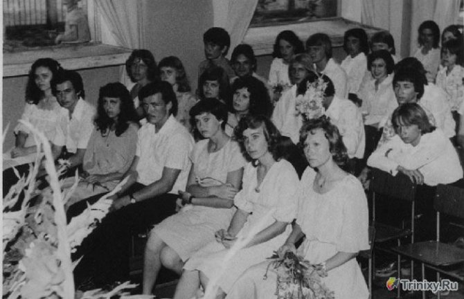 Как изменился вид выпускного платья с 1960 по 2013 годы