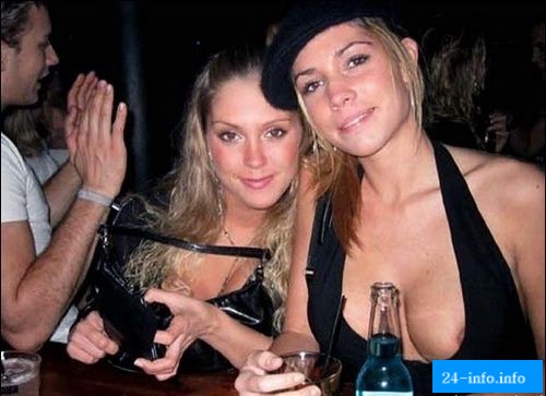 Невнимательность или случайность. Подборка девушек с выпавшими прелестями