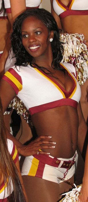 Девушки из группы поддержки команды Redskins