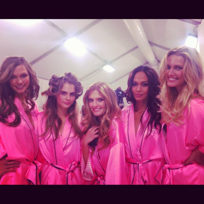 Девушки Victoria's Secret за кулисами