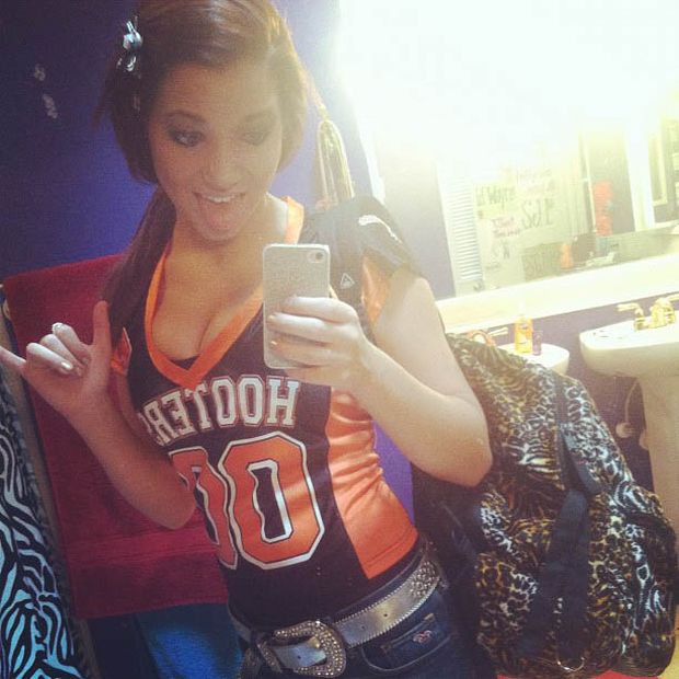 Девушки из ресторана Hooters в Instagram