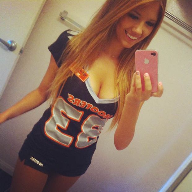 Девушки из ресторана Hooters в Instagram