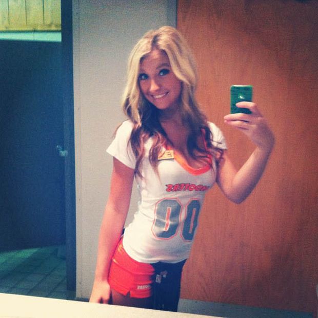Девушки из ресторана Hooters в Instagram