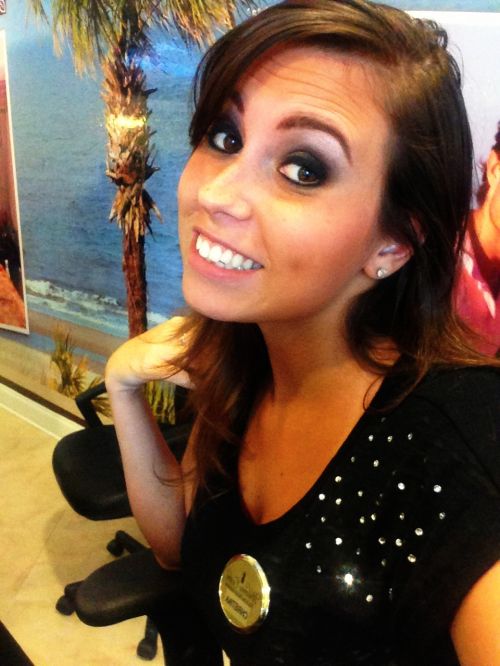 Chivettes bored at work (32 Photos)