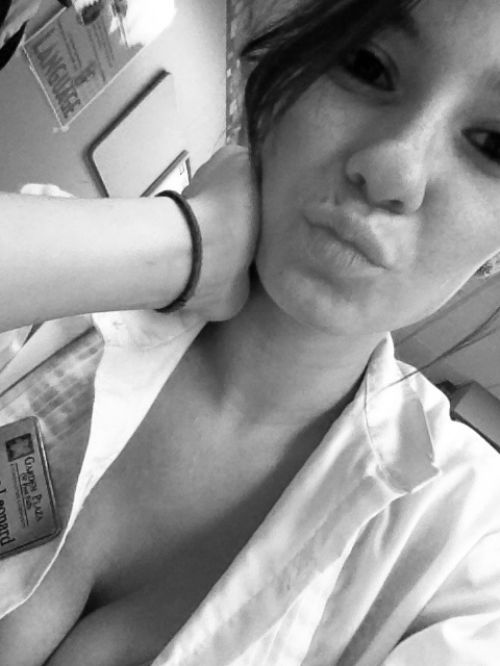 Chivettes bored at work (32 Photos)