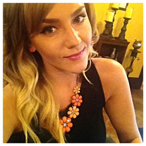 Chivettes bored at work (32 Photos)