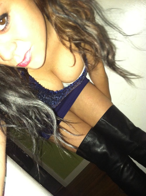 Bad girls bend at the waist (42 Photos)