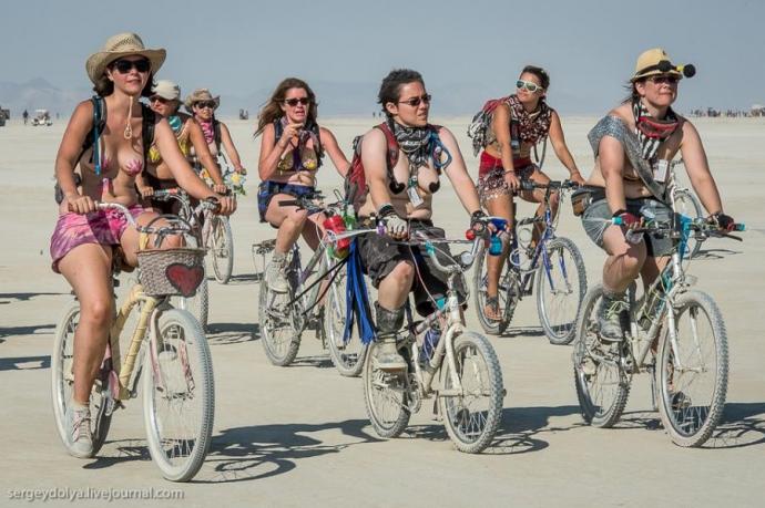 Burning Man 2013. 10 000 голых сисек в пустыне (18+)