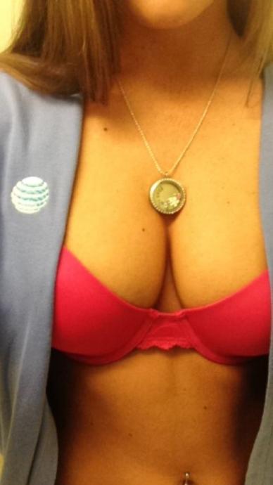Chivettes bored at work (32 Photos)