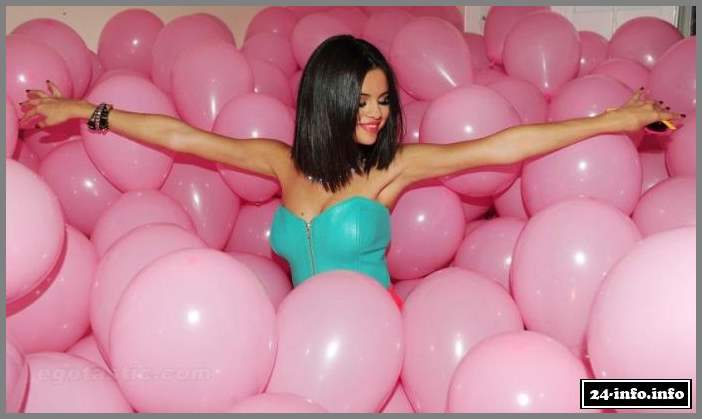 Selena Gomez снимает новый клип (15 фотографий)