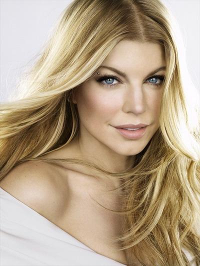 Fergie в майском номере Harper's Bazaar Singapore