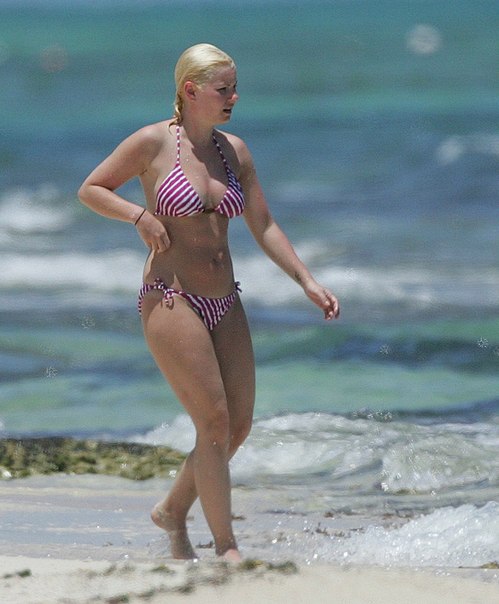 Elisha Cuthbert