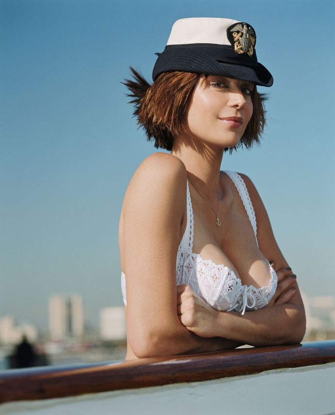 Кэтрин Белл (Catherine Bell) в фотосессии для журнала