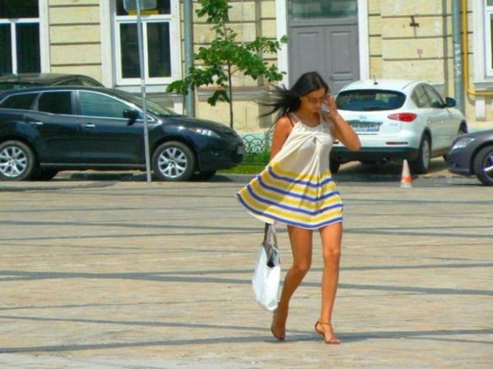 Сексуальные девушки на улицах города