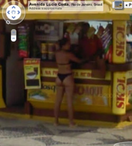 Девушки на Google Street View