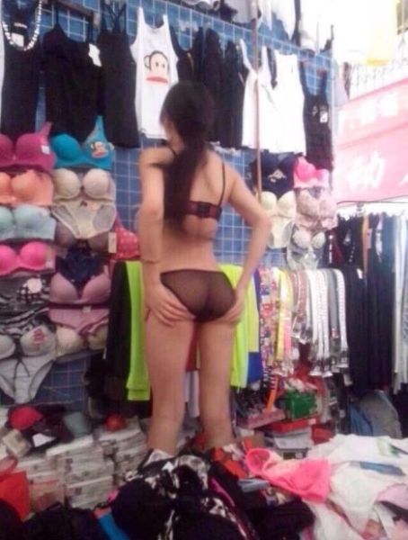 Как продавщица на рынке нижнее белье рекламировала