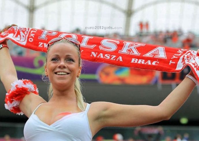 Болельщицы с чемпионатов Евро 2008-2012