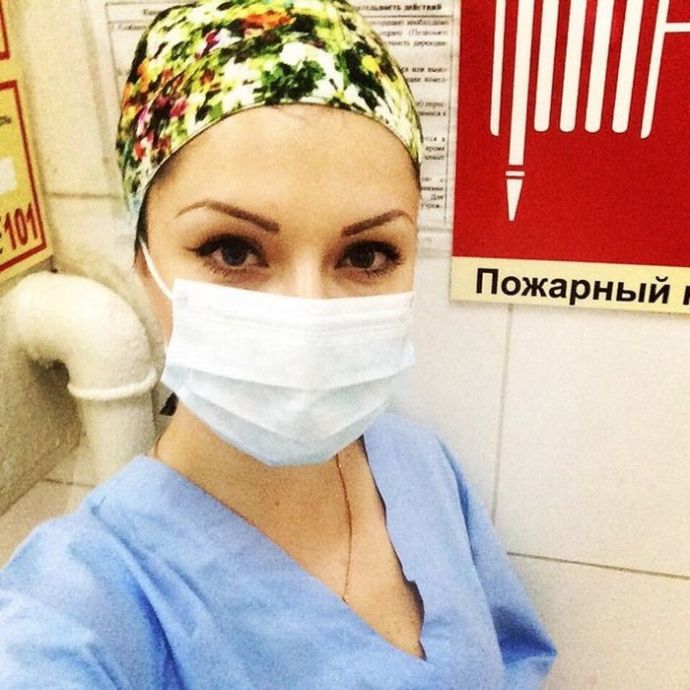 Симпатичные девушки-медработники