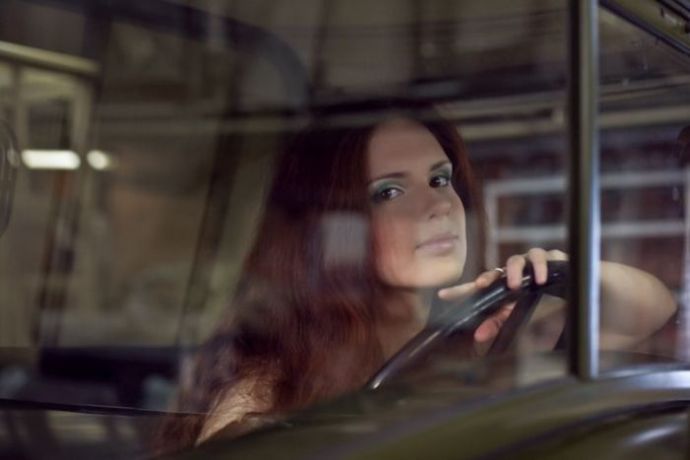 Девушки и ретро-автомобили