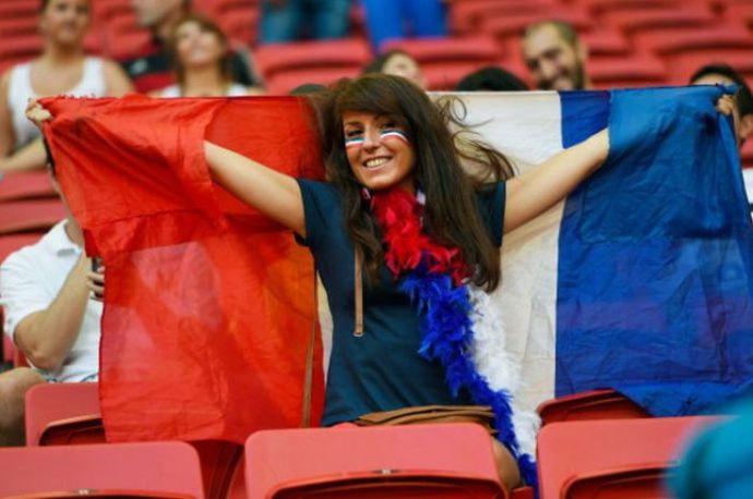 Симпатичные болельщицы футбола со всего мира. Часть 3