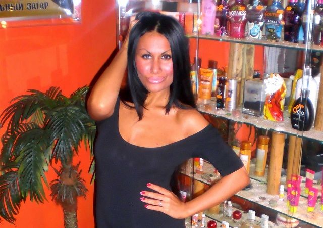 Девушки знают себе цену