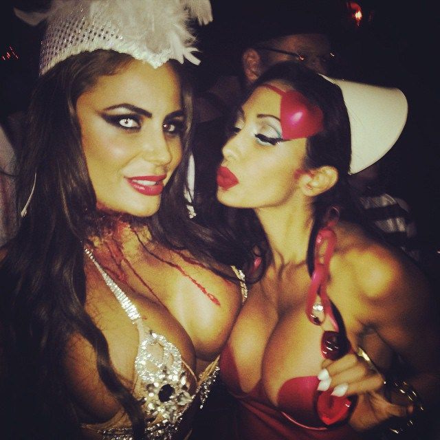 Как веселятся на вечеринке Playboy Halloween Party