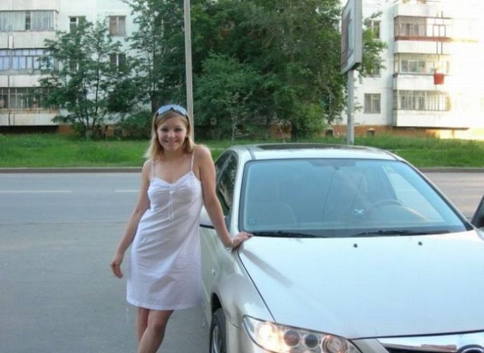 Девушки и их автомобили (фото)
