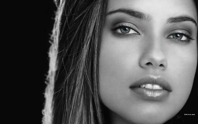 Ангел Victoria’s Secret -Adriana Lima