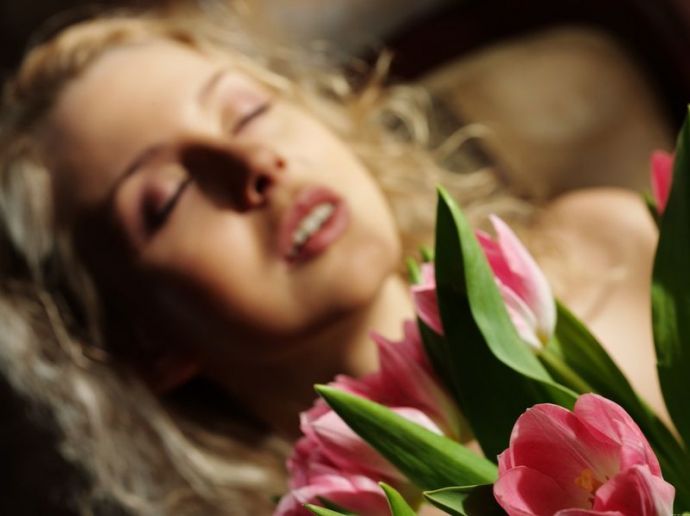 И кто скажет что она не прекрасна - (фото 18+)