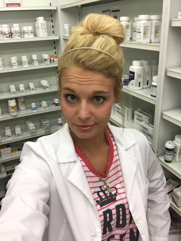 Девушки, которым скучно на работе