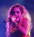 Рита Ора (Rita Ora) после концерта Криса Браун в Анахайме