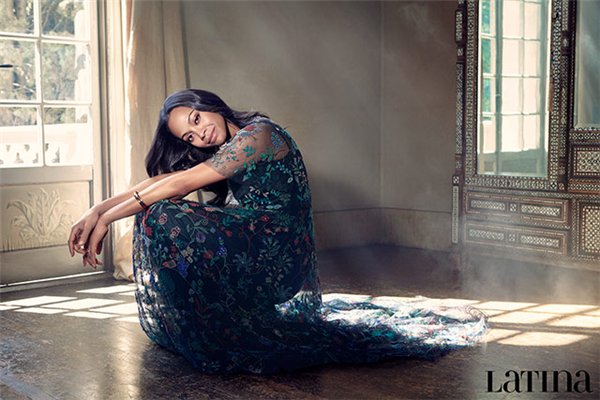 Зои Салдана в фотосессии для Latina magazine декабрь 2015