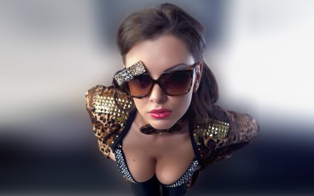 Сплошная экспрессия.....девушки на фото...