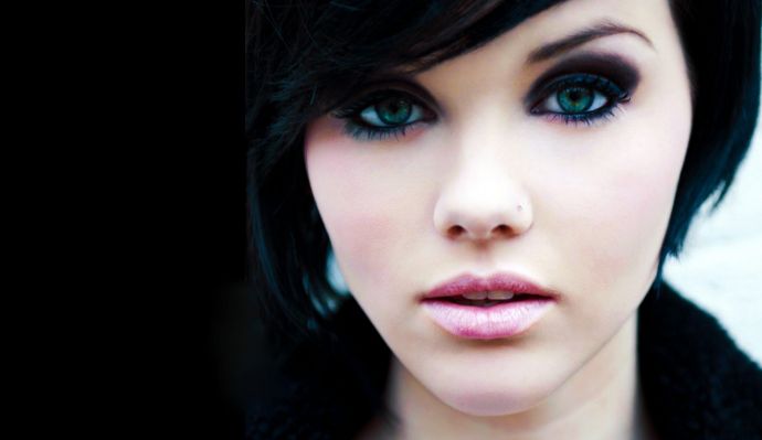 Обои взгляд, красивые глаза, Mellisa clarke, губы, брюнетка, модель на рабочий стол - картинки с раздела Девушки