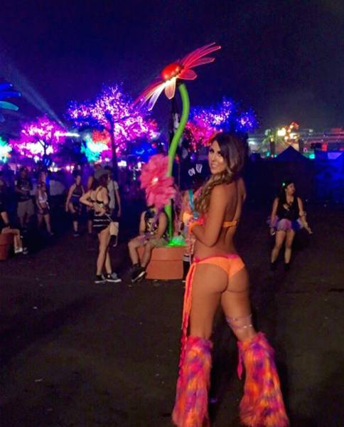 Девушки фестиваля Electric Daisy Carnival
