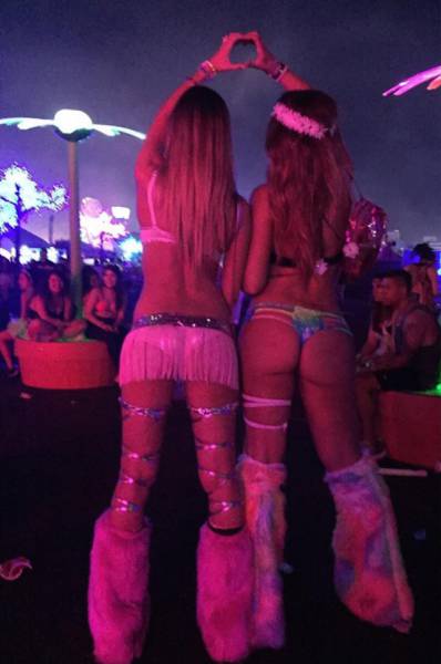 Девушки фестиваля Electric Daisy Carnival