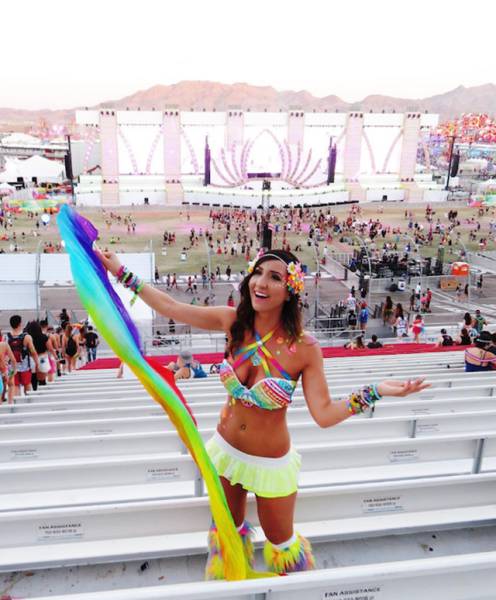 Девушки фестиваля Electric Daisy Carnival