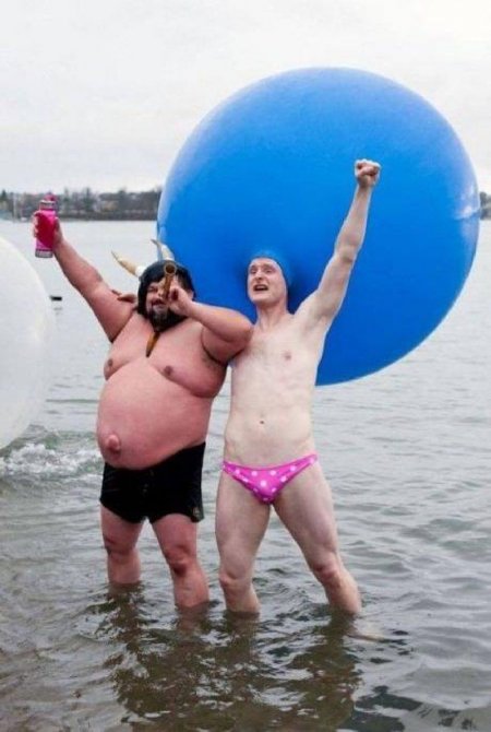 Странные и забавные пляжные фотографии.