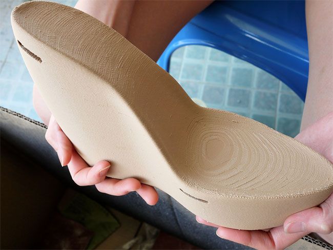 Китайская любительница высоких технологий