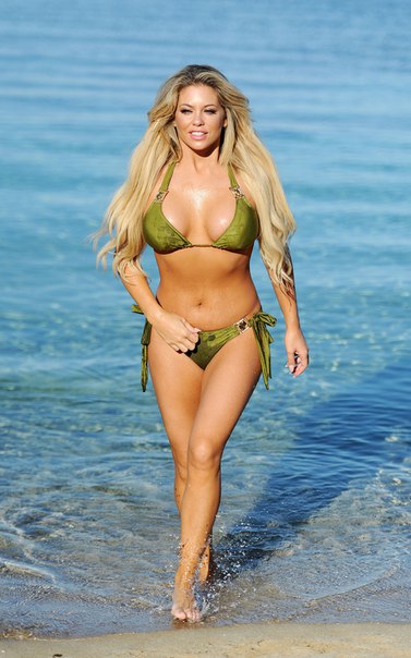 Bianca Gascoigne отдыхает на Тенерифе