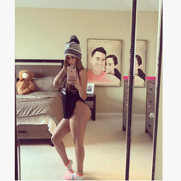 Наприсядала - Yanet Garcia в Instagram (2017)