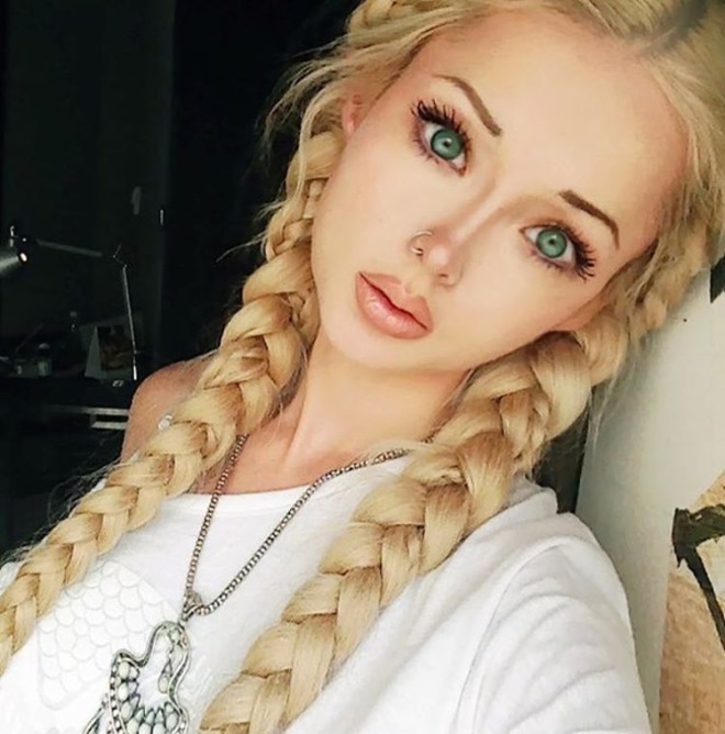 Живая кукла Барби, Валерия Лукьянова, показала, как выглядит без косметики и Фотошопа
