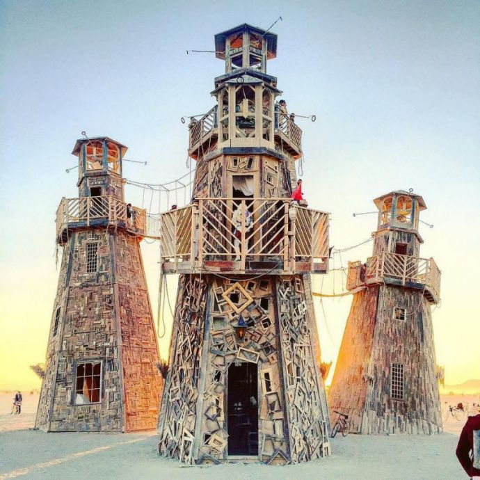 Первые фото с фестиваля Burning Man 2017