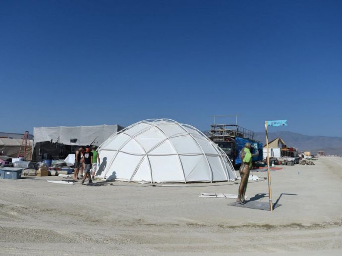 Первые фото с фестиваля Burning Man 2017