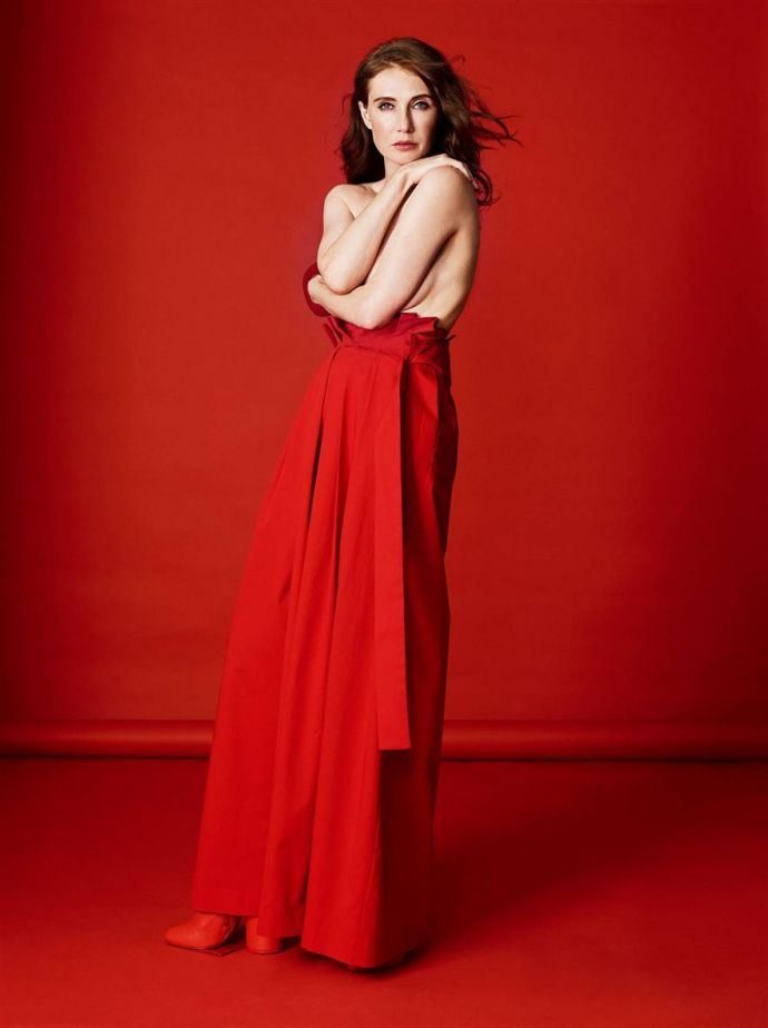 Голая актриса Carice van Houten